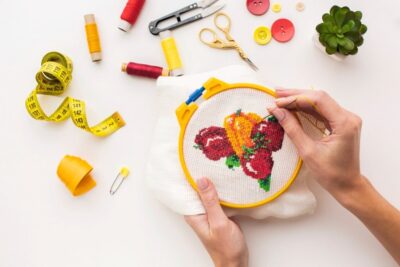 ¿Qué tipos de telas debo usar para hacer bordados?