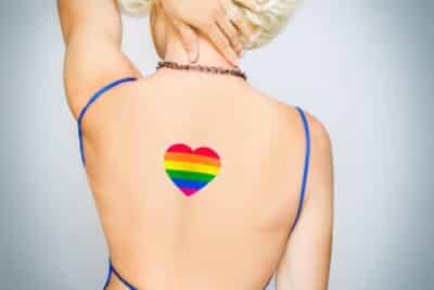 Las prohibiciones drag han convertido la ropa en una declaración política