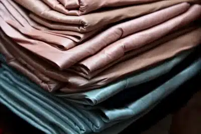 Telas para vestidos de fiesta: guía completa 2026